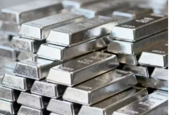 Silver Futures ₹4 Lakh Per Kg India| चांदी ₹4 लाख प्रति किलो के पार, सोना ₹1.8 लाख/10 ग्राम से ऊपर पहुंचा—कीमतों ने बनाया नया रिकॉर्ड