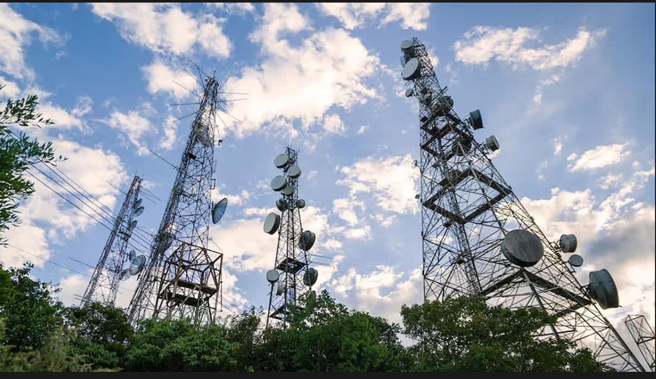 मोबाइल टैरिफ में June Tak 15% badhotari ki sambhavna, जियो IPO से टेलीकॉम सेक्टर की वैल्यूएशन को मिलेगा बूस्ट: रिपोर्ट