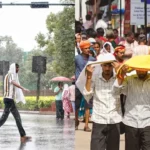 देश में मौसम का डबल अटैक: उत्तर भारत में लू, पहाड़ी राज्यों में बारिश और ओले