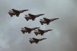 US-Iran War Live: Hormuz Strait par Tanav Chota Nahi, Trump ke Naye Strikes se Middle East Alert