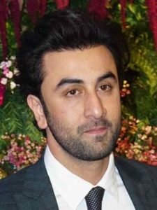 Ranbir kapoor ne pune mein kharidi ₹16.42 karod ki 25 ekad zameen, अयोध्या के बाद नया निवेश