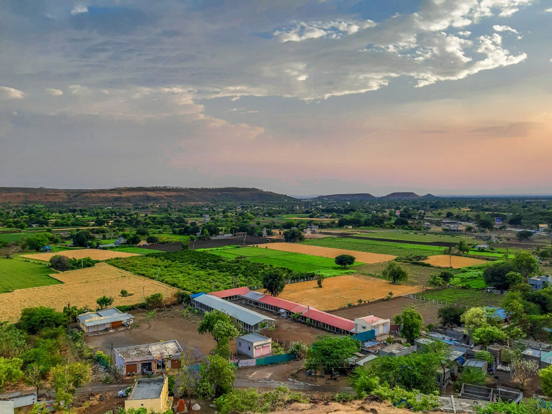 स्वामित्व योजना के तहत इंदौर के गांवों में निःशुल्क रजिस्ट्री